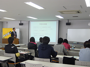 藤田先生の講義の写真